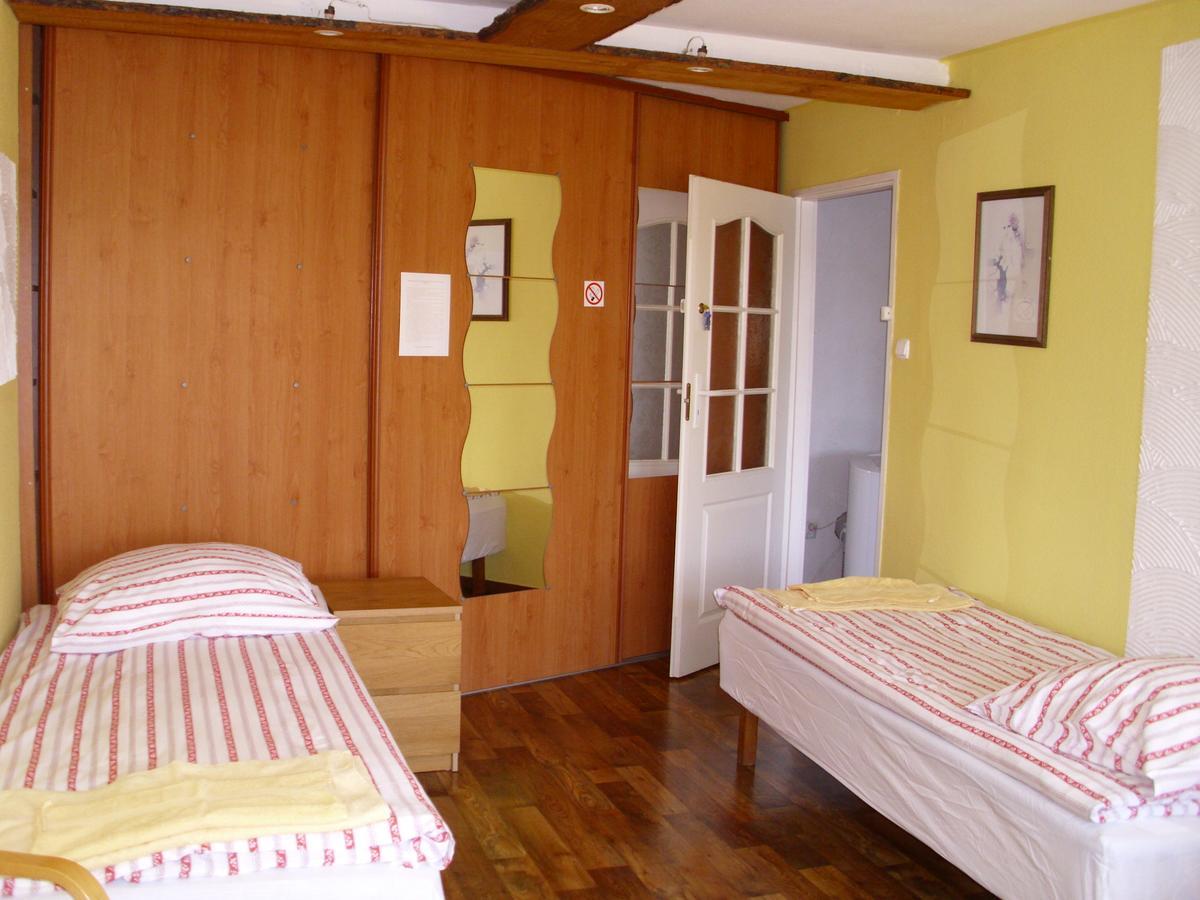 Pokoje Goscinne Irene Poznan Ngoại thất bức ảnh